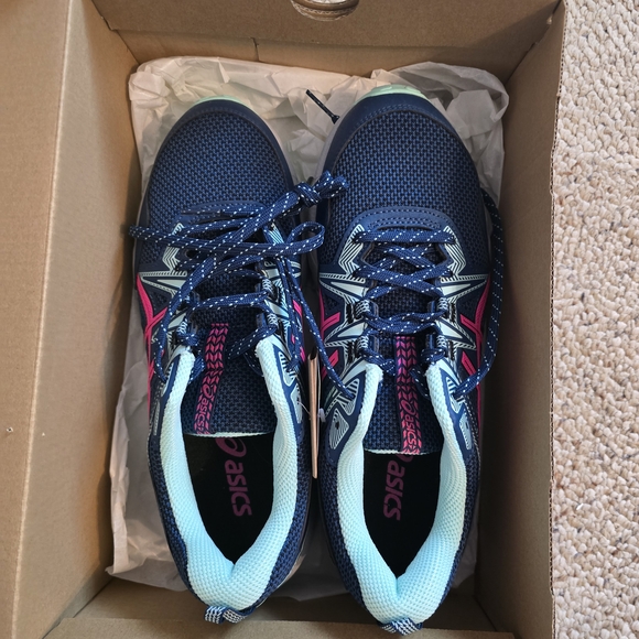 NWT ASICS Women’s Gel-Venture 8 Running Shoes – Size 8.5 Wide – Mako Blue/Pink - Picture 2 of 3